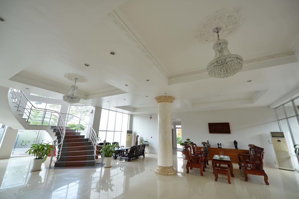 Hoa Binh 2 Hotel Long Xuyen Exterior photo