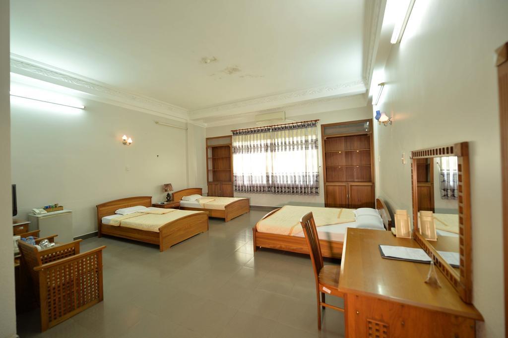 Hoa Binh 2 Hotel Long Xuyen Exterior photo