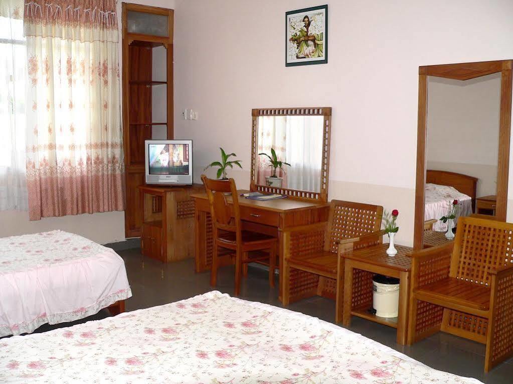 Hoa Binh 2 Hotel Long Xuyen Exterior photo